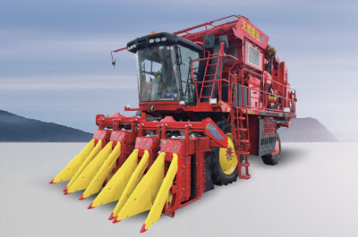 FOUR-ROW SELF-PROPELLED COTTON PICKER