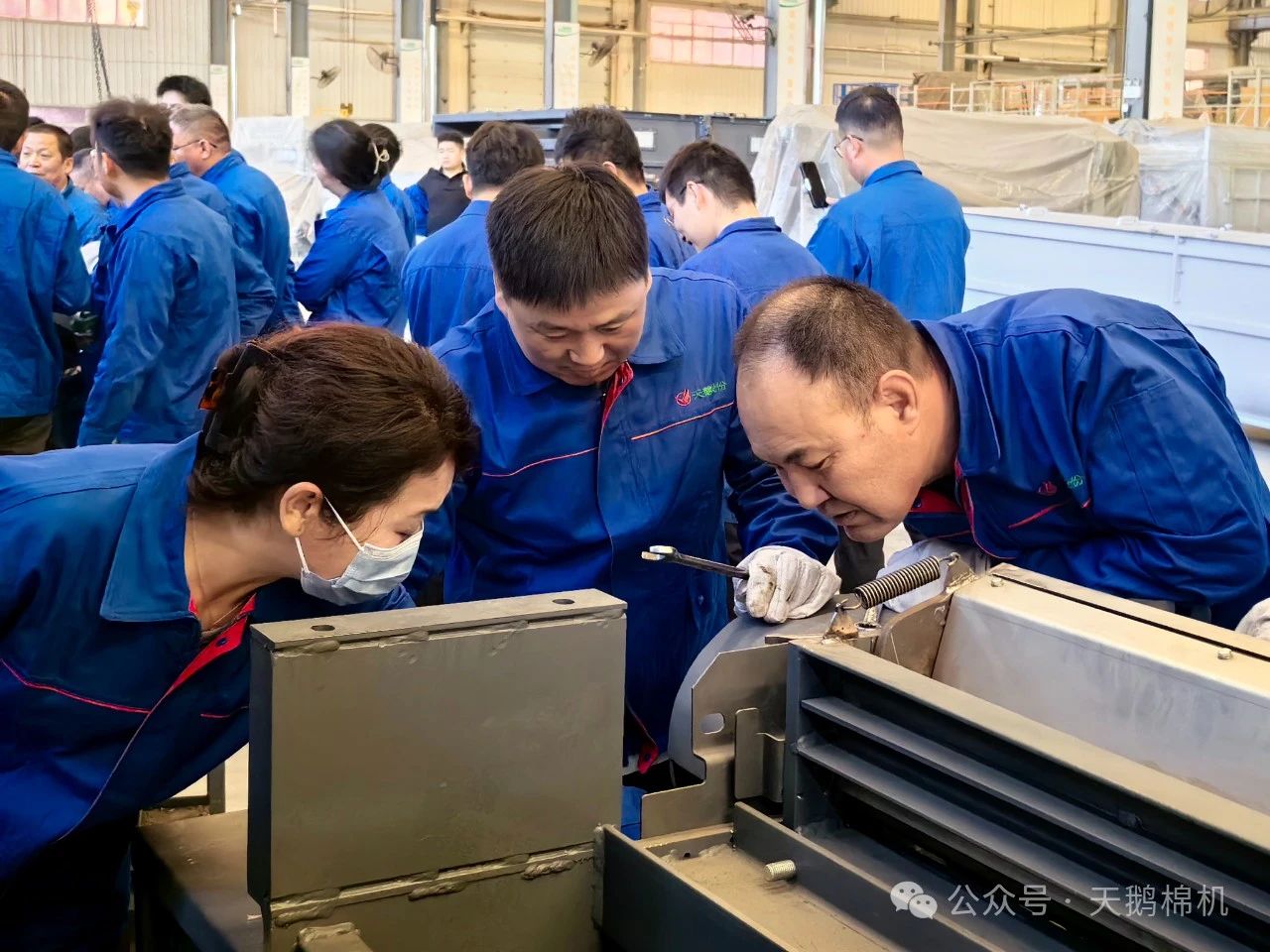 Kết thúc khóa đào tạo, các học viên đã vượt qua kỳ thi lý thuyết và được cấp chứng chỉ tốt nghiệp. Chương trình được thiết kế tỉ mỉ, kết hợp lý thuyết với thực hành thực tế này đã nhận được sự đánh giá cao từ cả doanh nghiệp hợp tác và học viên. Nó không chỉ thể hiện cam kết của Swan Corporation đối với Kết thúc khóa đào tạo, các học viên đã vượt qua kỳ thi lý thuyết và được cấp chứng chỉ tốt nghiệp. Chương trình được thiết kế tỉ mỉ, kết hợp lý thuyết với thực hành thực tế này đã nhận được sự đánh giá cao từ cả doanh nghiệp hợp tác và học viên. Nó không chỉ thể hiện cam kết của Swan Corporation đối với